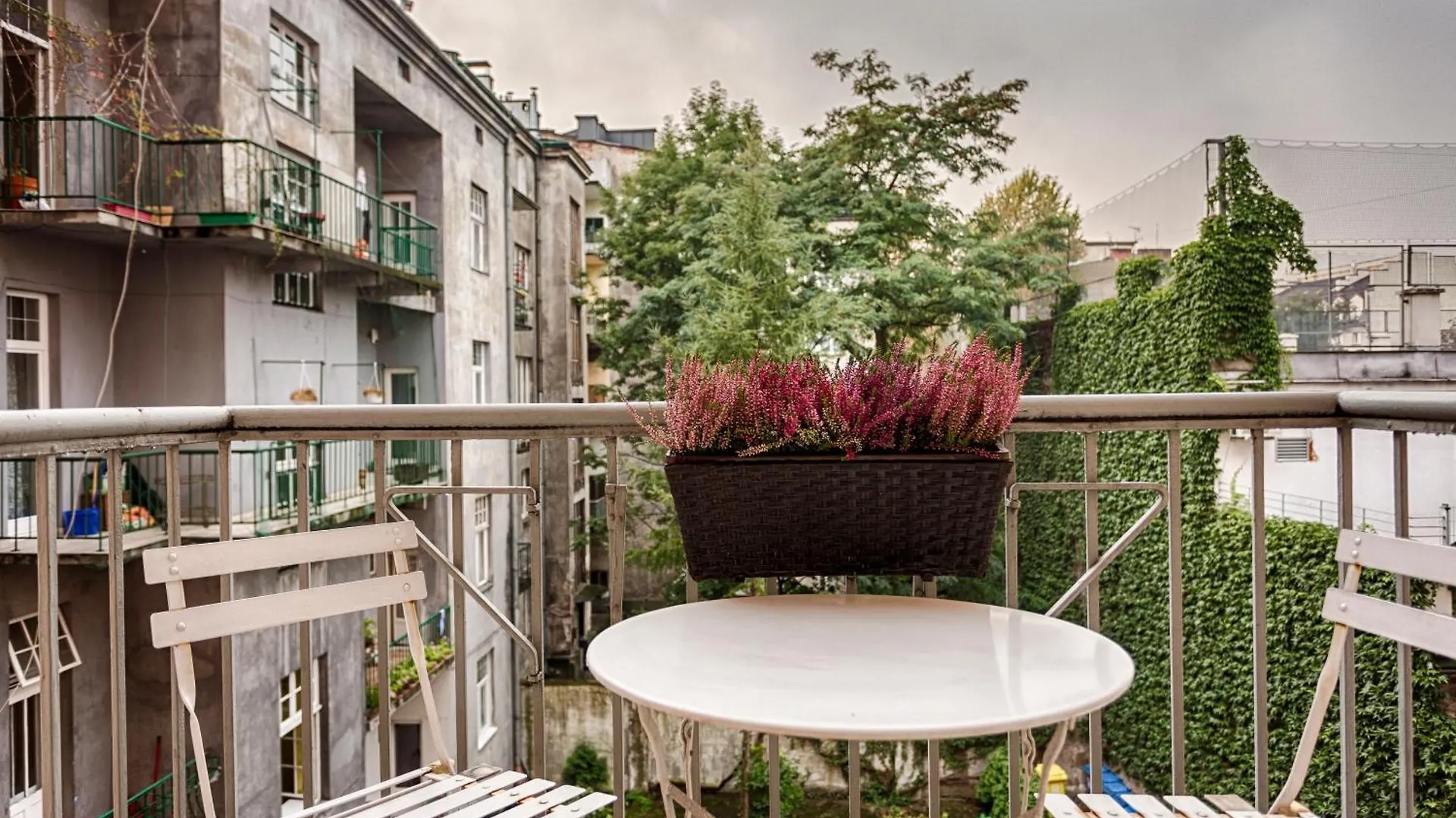 Tyzenhauz Apartments Krowoderska Street Kraków Polska